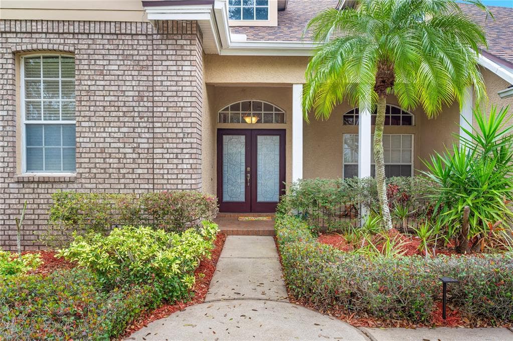 17710 CURRIE FORD Drive, LUTZ, FL 33558 photo 2