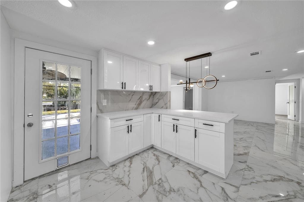 5254 MILLER BAYOU Drive, PORT RICHEY, FL 34668 photo 4