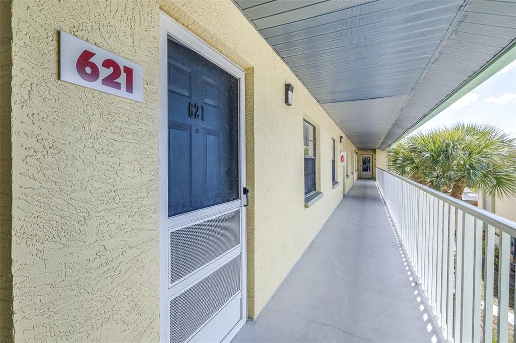 6077 113TH STREET Unit 621, SEMINOLE, FL 33772 photo 3