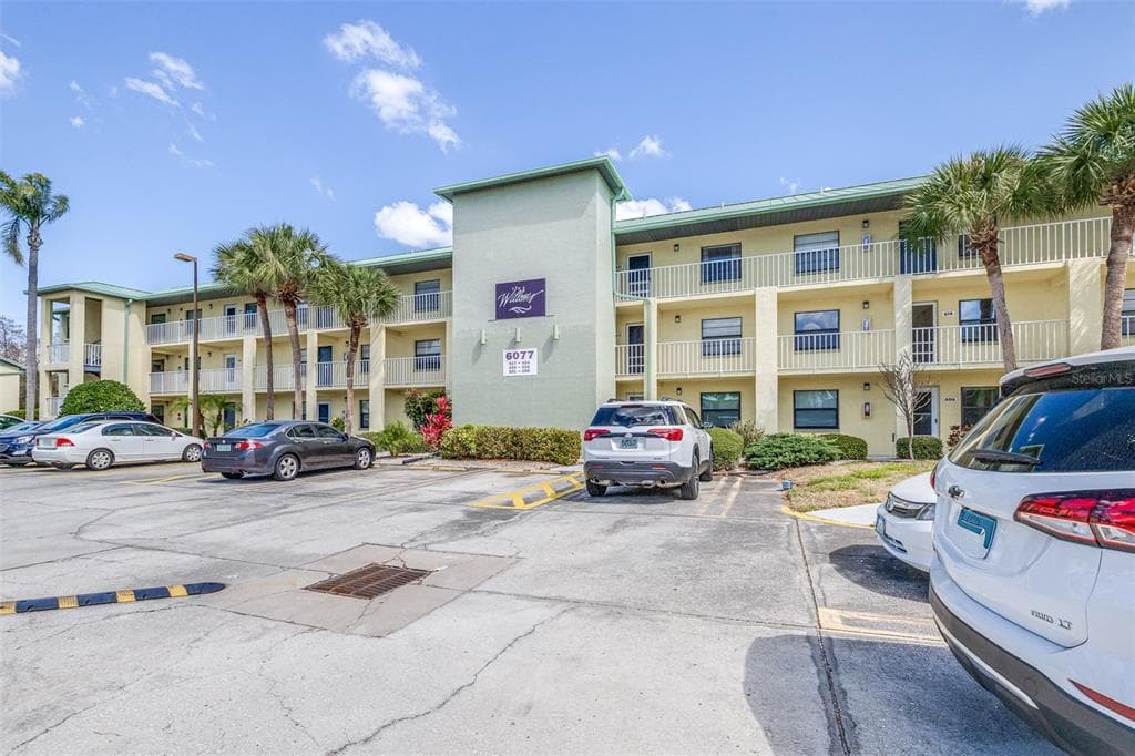 6077 113TH STREET Unit 621, SEMINOLE, FL 33772