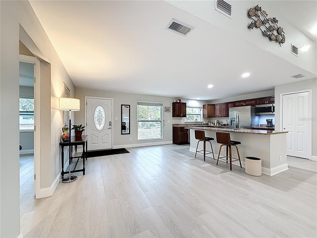 2400 GRANADA CIRCLE, ST PETERSBURG, FL, 33712 photo 4