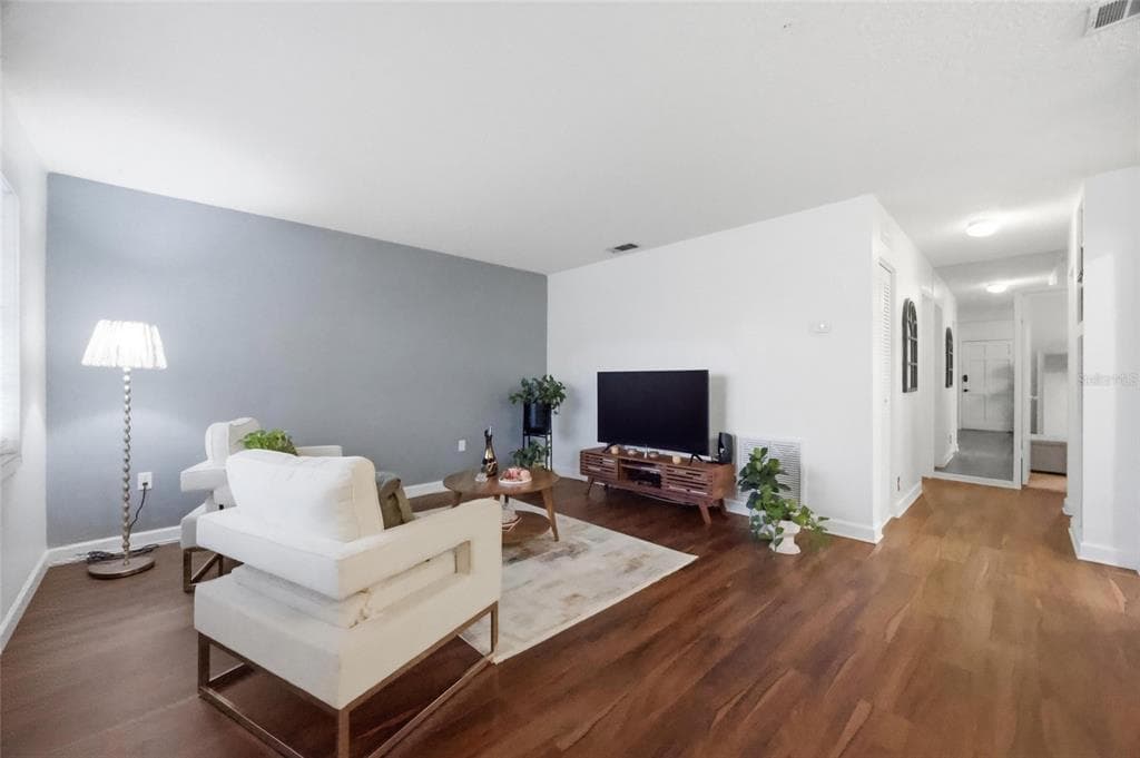 5925 TERRACE PARK DRIVE Unit 210, Street PETERSBURG, FL 33709 photo 4