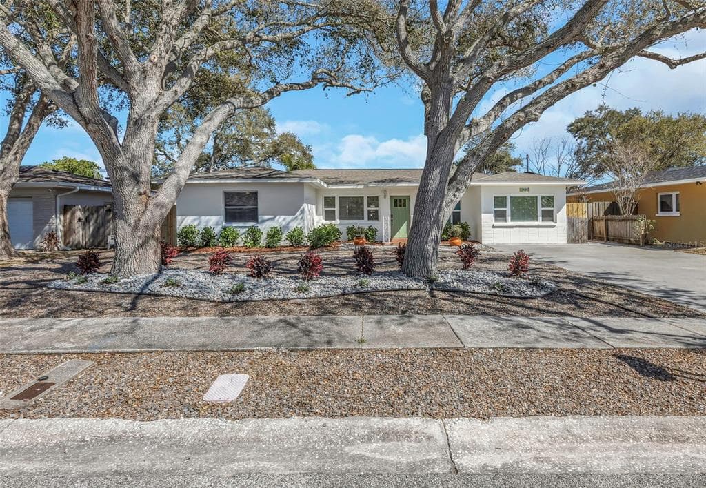 1655 SAN ROY DRIVE, DUNEDIN, FL 34698 photo 2