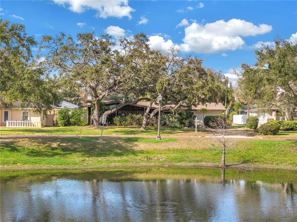 6069 4TH AVENUE, Street PETERSBURG, FL 33710