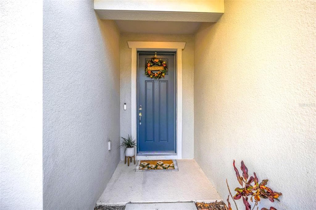 762 PARSONS MOORING Court, SEFFNER, FL 33584 photo 2