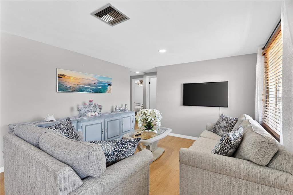 1025 DEAL LANE, HOLIDAY, FL 34691 photo 4