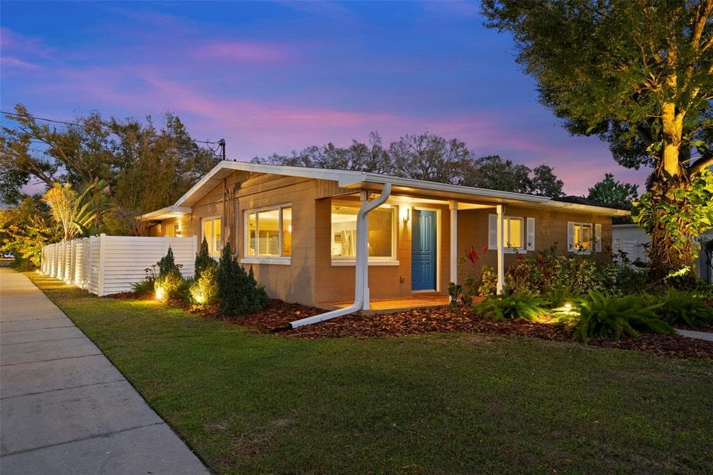 615 WOODLYNNE AVENUE, TAMPA, FL 33609