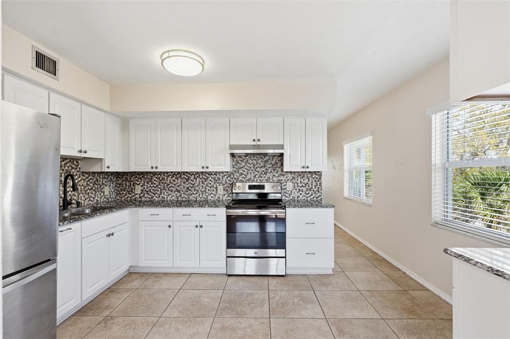 2020 WORLD PARKWAY Boulevard Unit 54, CLEARWATER, FL 33763 photo 4