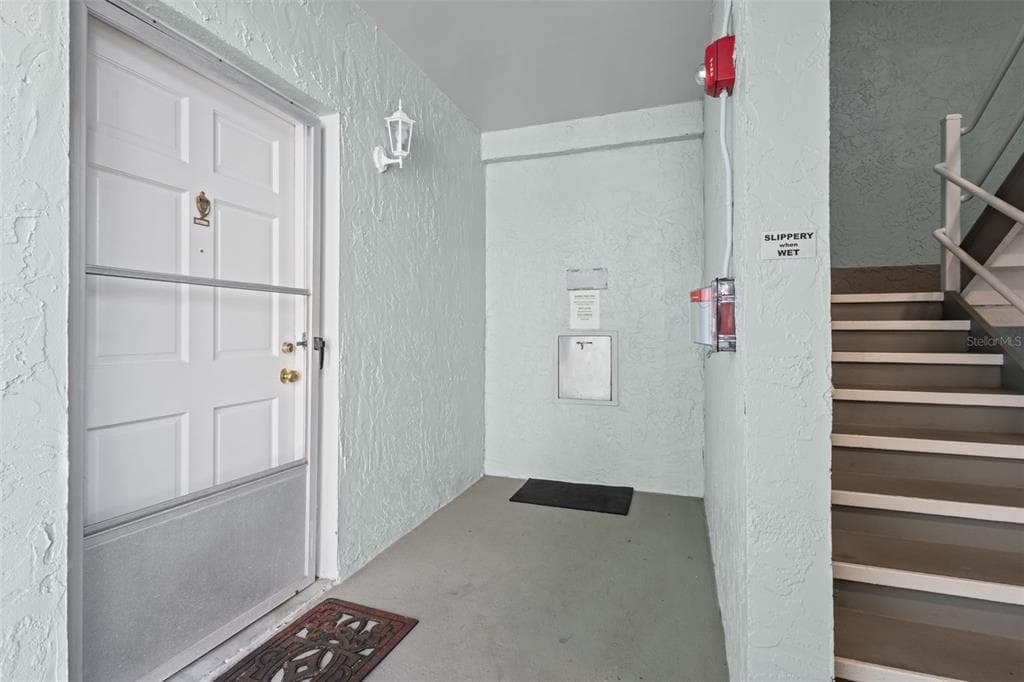 1706 BELLEAIR FOREST Drive Unit 202, BELLEAIR, FL 33756 photo 2