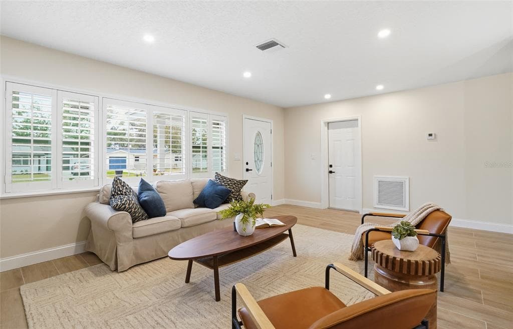 309 84TH Avenue, Street PETERSBURG, FL 33702 photo 5