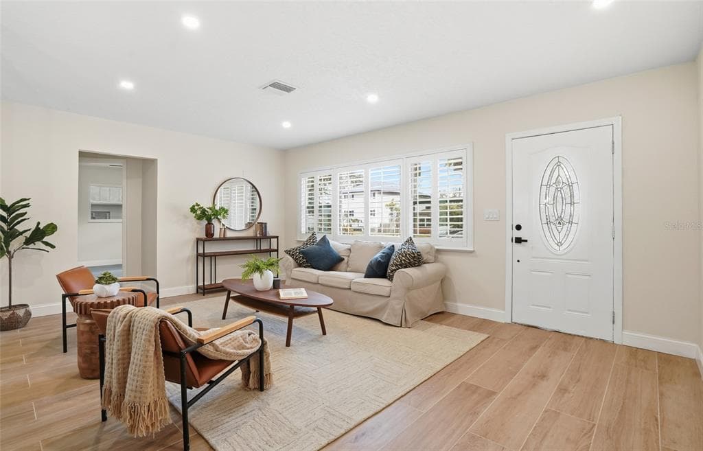 309 84TH Avenue, Street PETERSBURG, FL 33702 photo 4