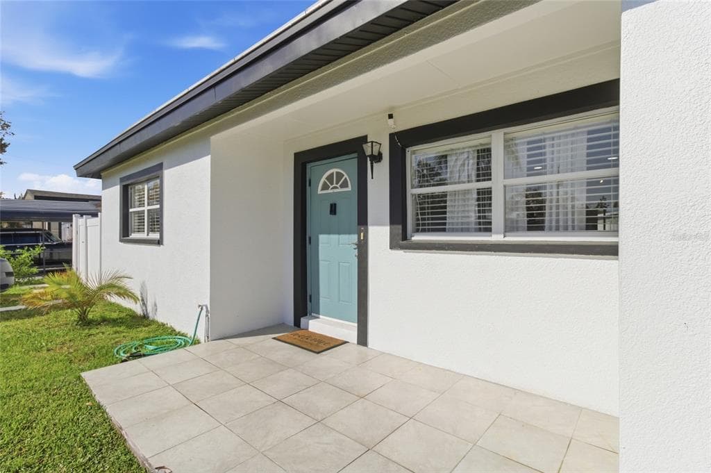 4930 ELDORADO Drive, TAMPA, FL 33615 photo 2