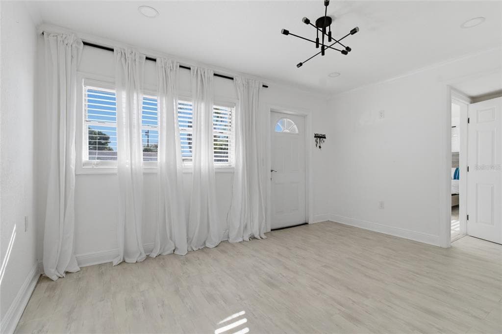 4930 ELDORADO Drive, TAMPA, FL 33615 photo 5