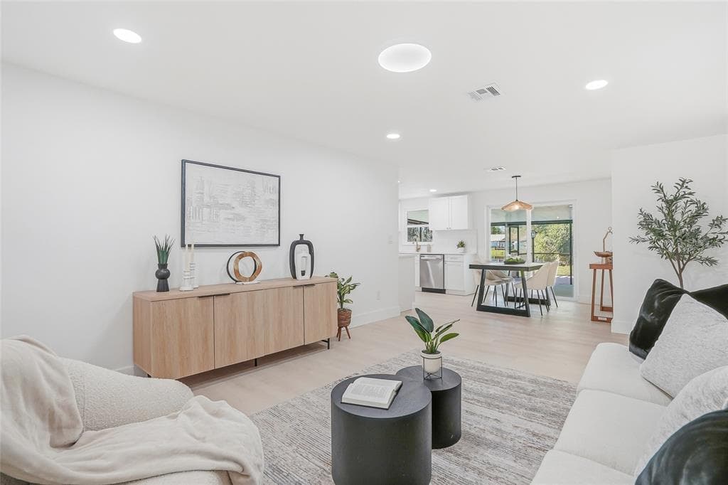 16133 SANDCREST Way, TAMPA, FL 33618 photo 5