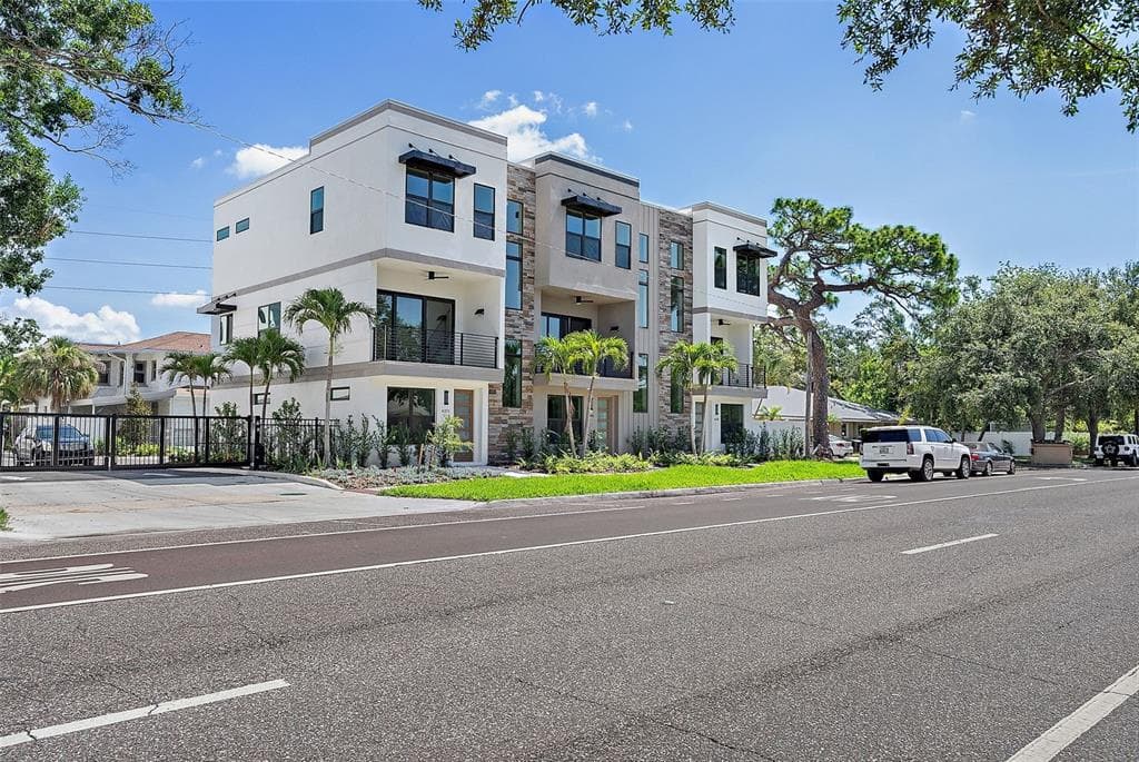 80 64TH Street, Street PETERSBURG, FL 33707