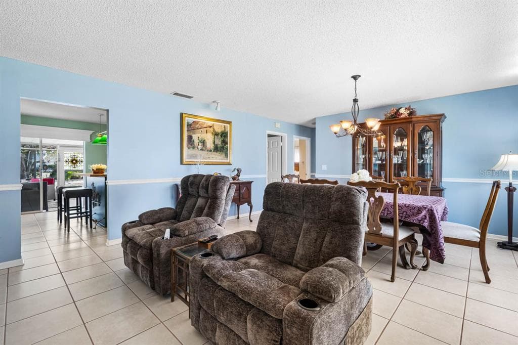 1728 COCO PALM CIRCLE, SUN CITY CENTER, FL 33573 photo 5