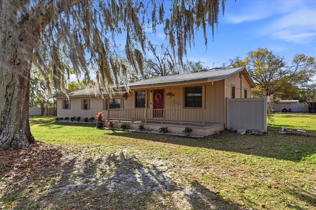 901 TRAPNELL Road, PLANT CITY, FL 33566 photo 2