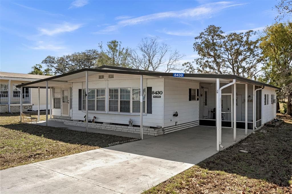 8430 HIGHPOINT Boulevard, BROOKSVILLE, FL 34613 photo 3