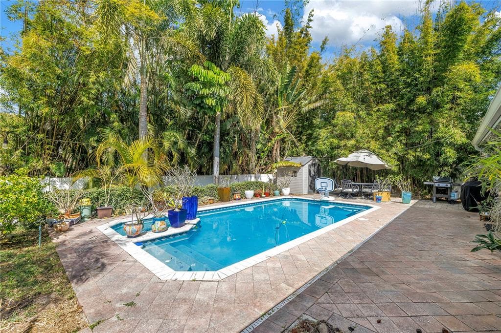 6821 CIRCLE CREEK Drive, PINELLAS PARK, FL 33781 photo 2