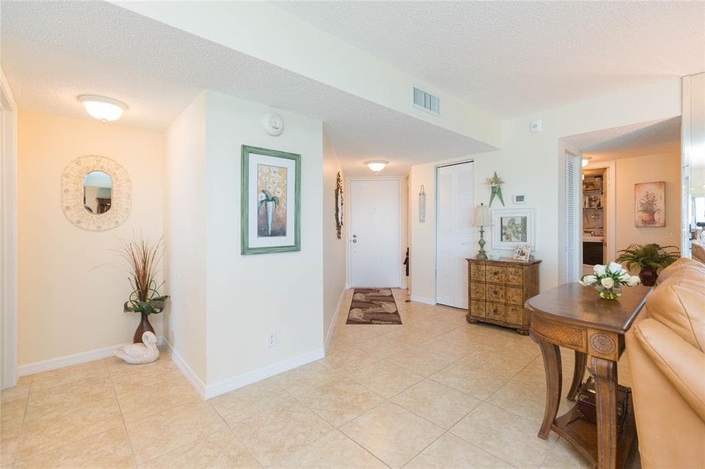 5541 PUERTA DEL SOL Boulevard Unit 318, Street PETERSBURG, FL 33715 photo 5