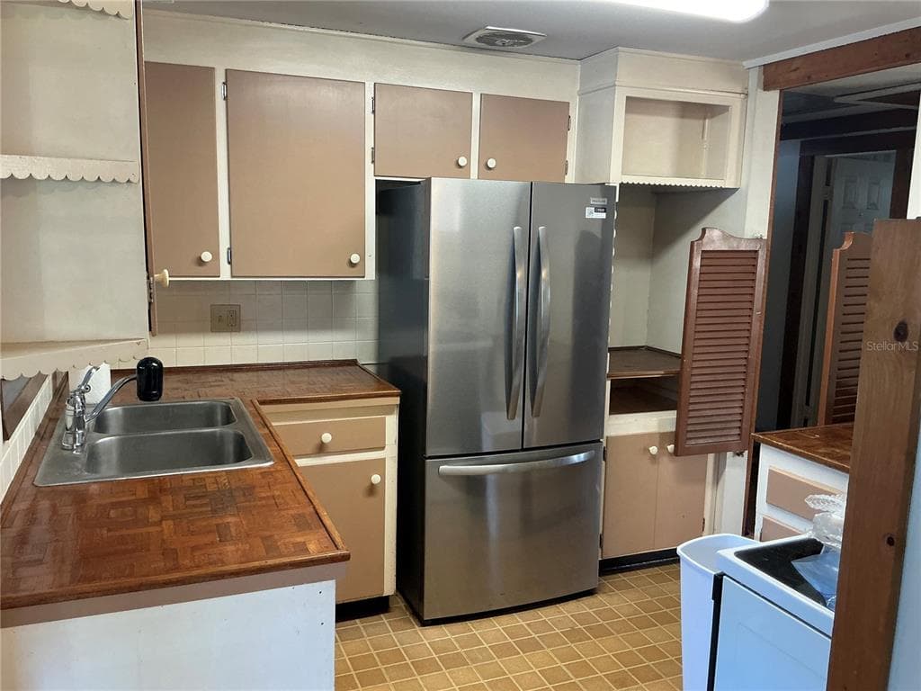 10791 105TH STREET, LARGO, FL 33773 photo 5