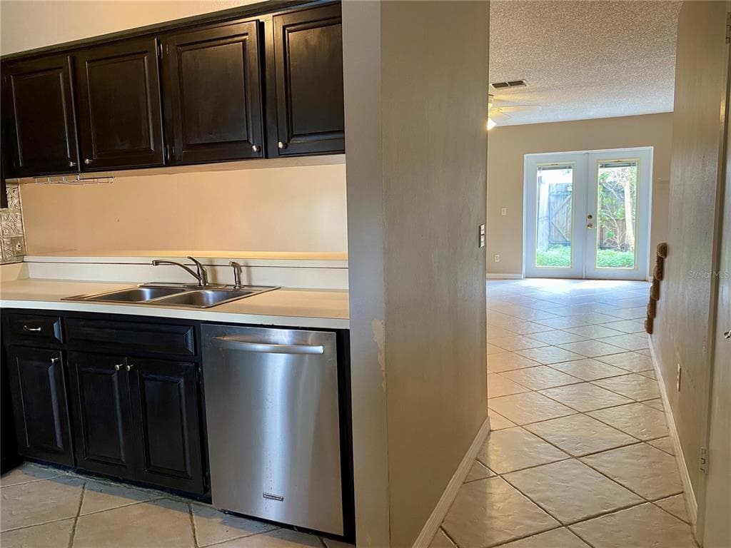 16179 RAMBLING VINE DRIVE, TAMPA, FL 33624 photo 4