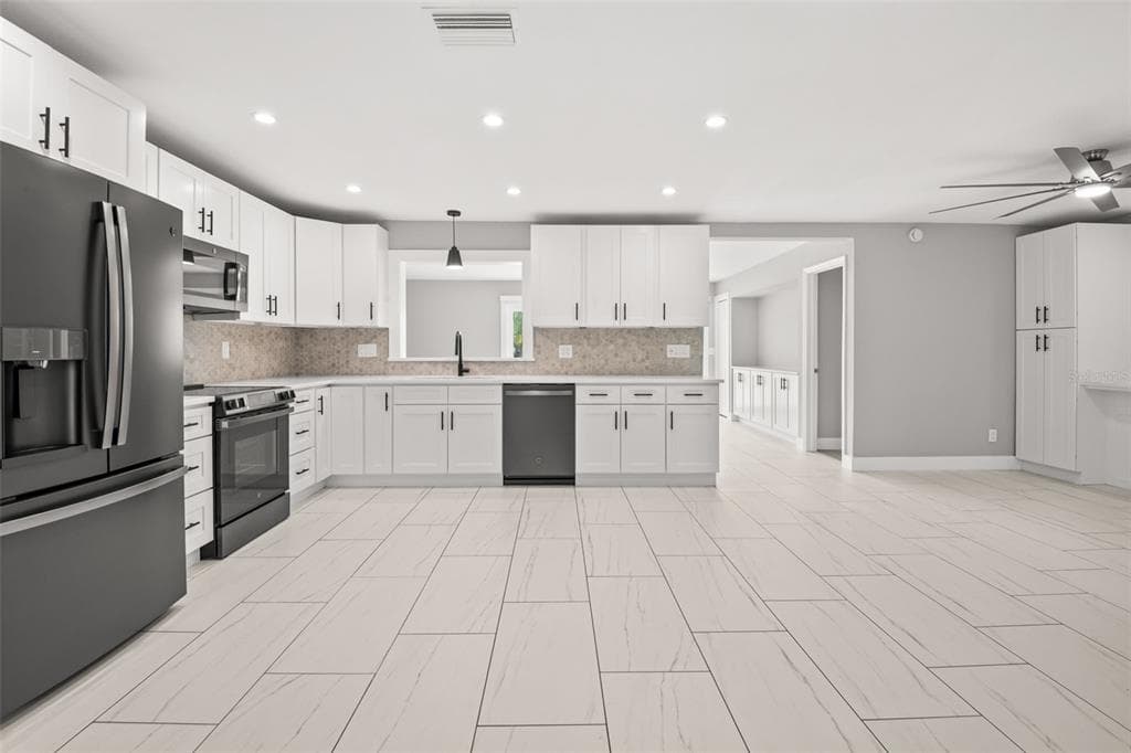 12947 88TH Avenue, SEMINOLE, FL 33776 photo 4