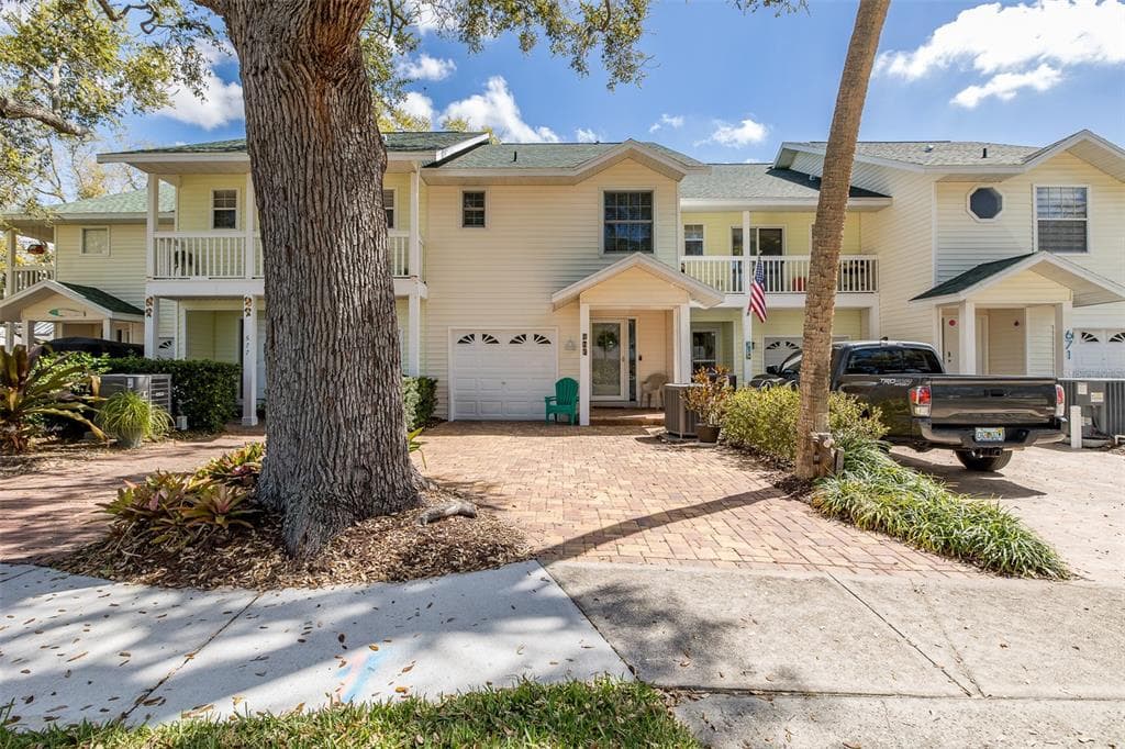 675 BROADWAY, DUNEDIN, FL 34698