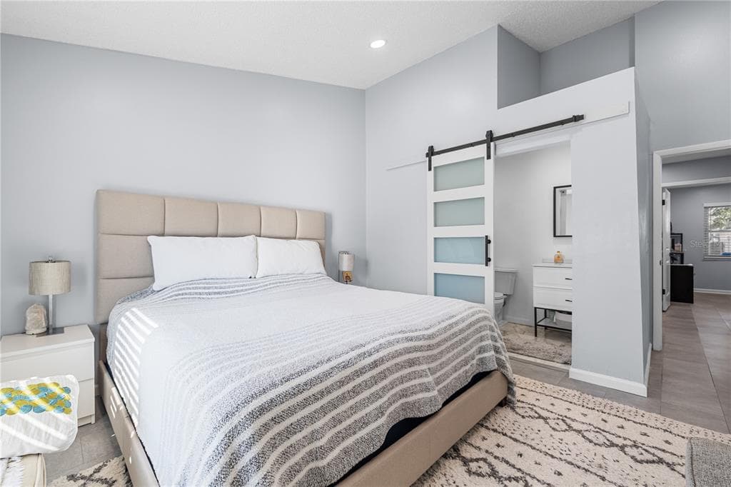 12181 74TH Street, LARGO, FL 33773 photo 4