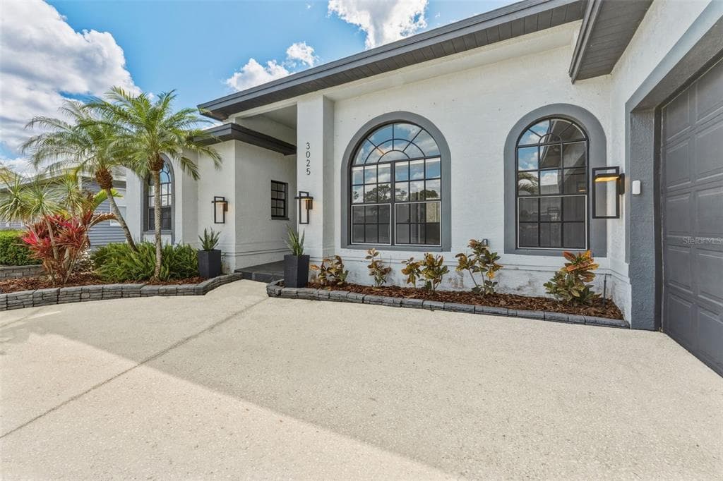 3025 KEY HARBOR Drive, SAFETY HARBOR, FL 34695 photo 2