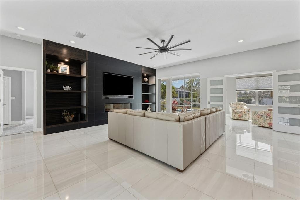 3025 KEY HARBOR Drive, SAFETY HARBOR, FL 34695 photo 5