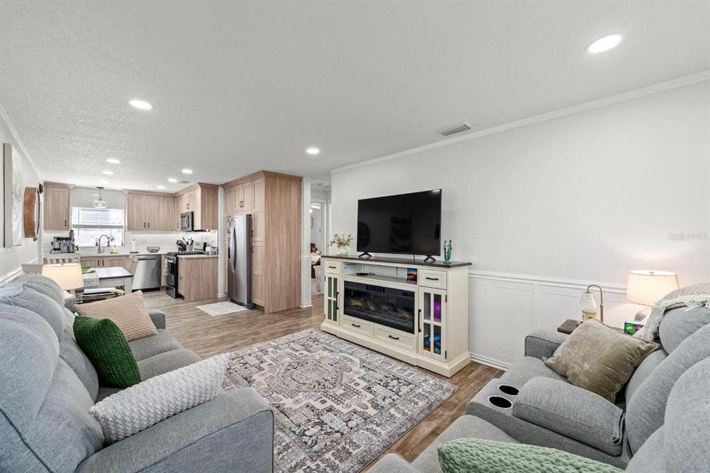 842 90TH AVENUE, Street PETERSBURG, FL 33702 photo 2