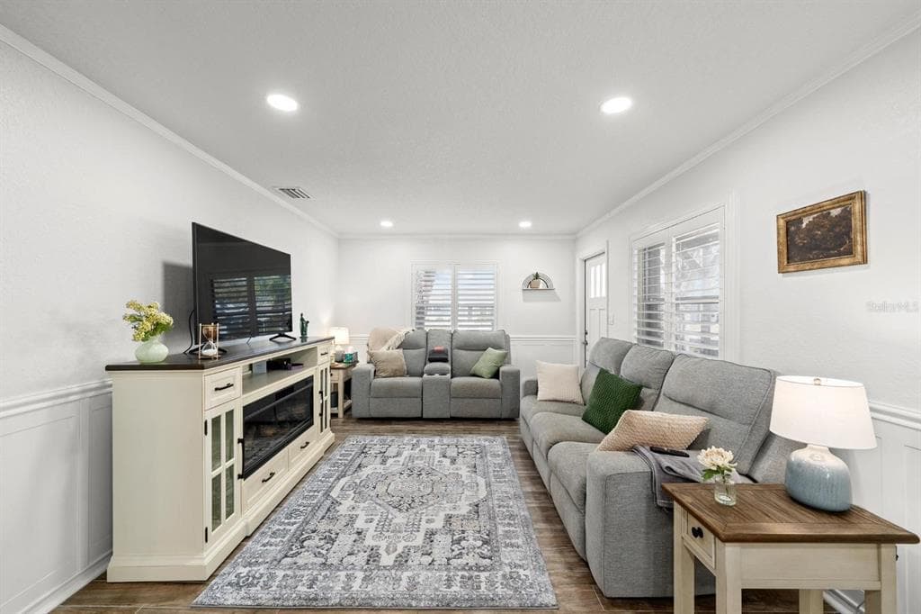 842 90TH AVENUE, Street PETERSBURG, FL 33702 photo 3