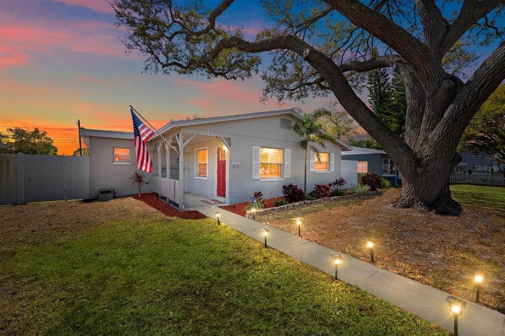 842 90TH AVENUE, Street PETERSBURG, FL 33702