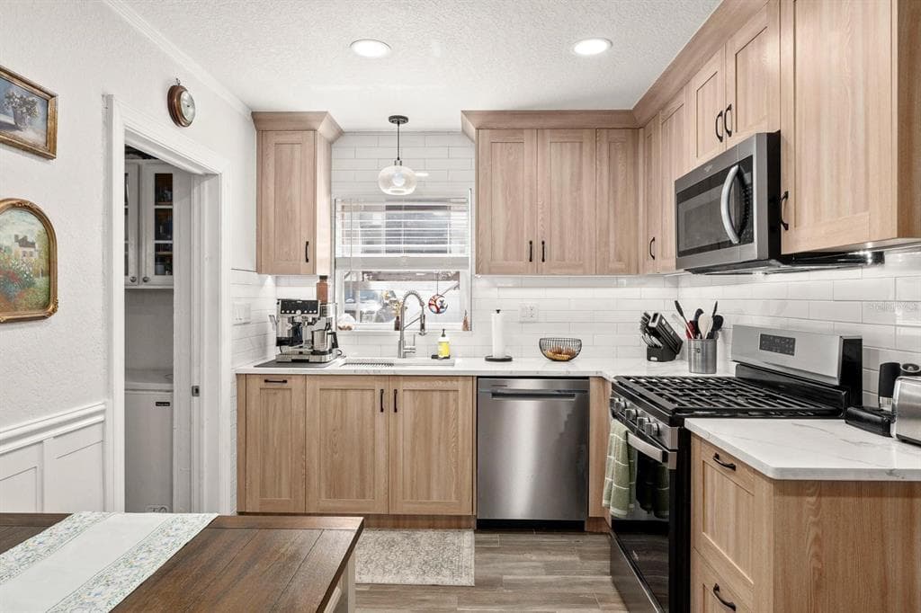 842 90TH AVENUE, Street PETERSBURG, FL 33702 photo 4