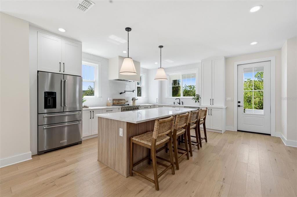 1811 BAYOU GRANDE BOULEVARD, ST PETERSBURG, FL, 33703 photo 3