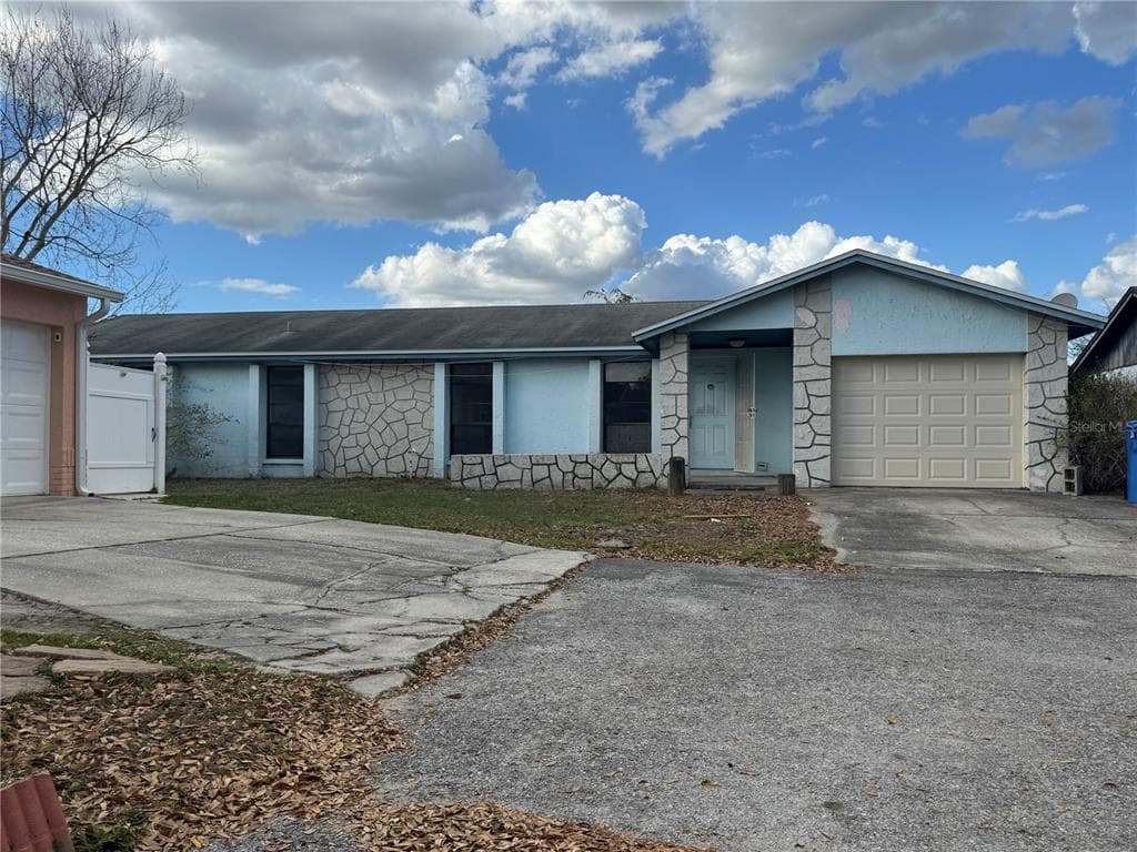 9501 CAMDEN HILL COURT, TAMPA, FL 33615 photo 2