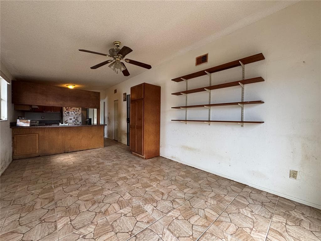 9501 CAMDEN HILL COURT, TAMPA, FL 33615 photo 4