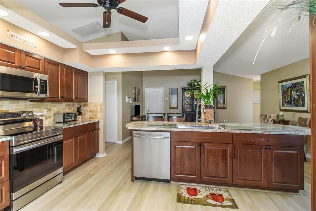 8836 HARGROVE Drive, HUDSON, FL 34667 photo 3