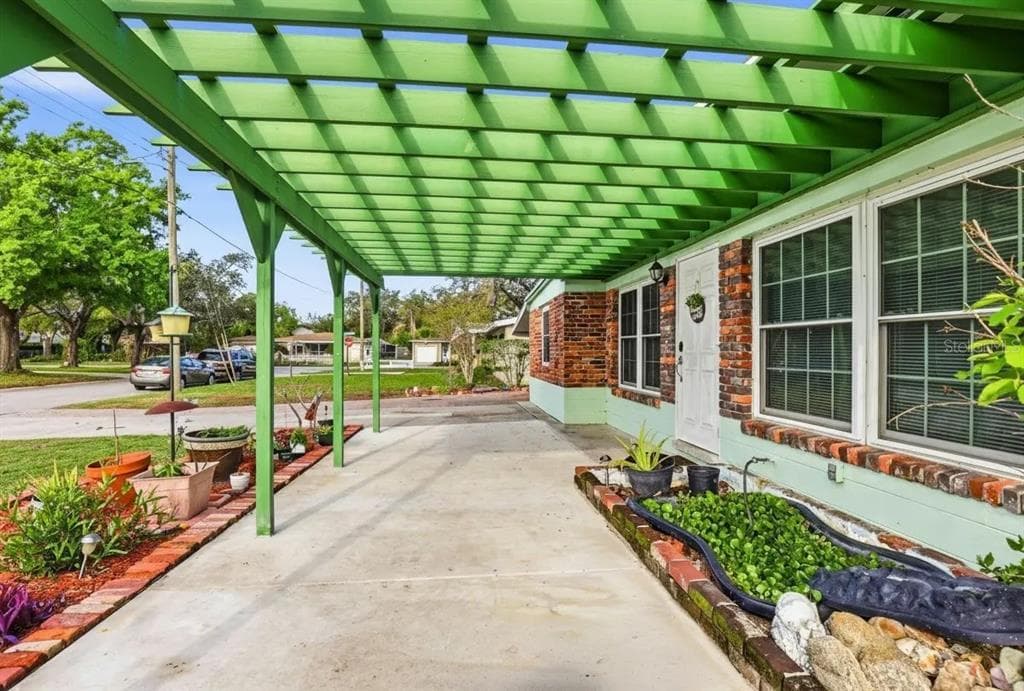 713 116TH AVENUE, TAMPA, FL, 33612 photo 3