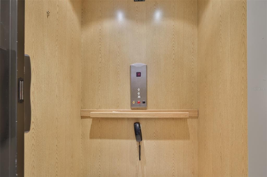 1344 EMERALD DUNES Drive, SUN CITY CENTER, FL 33573 photo 5