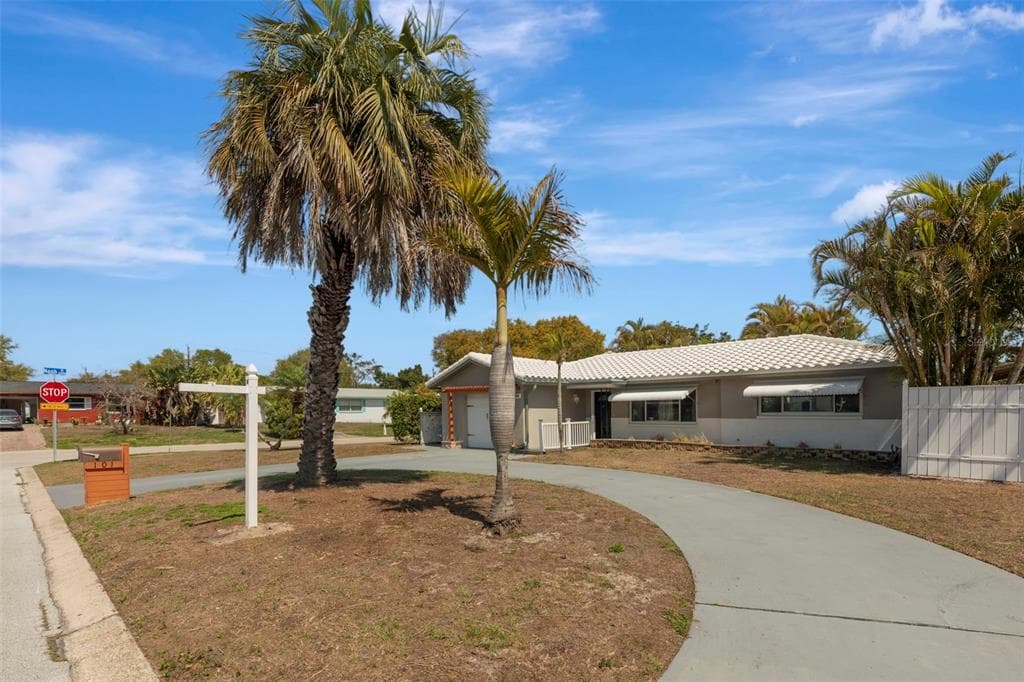 101 MAYWOOD Avenue, CLEARWATER, FL 33765 photo 3