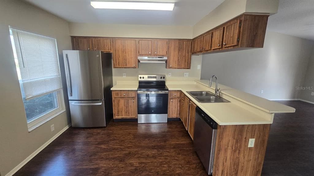 1407 FOXBORO Drive, BRANDON, FL 33511 photo 4