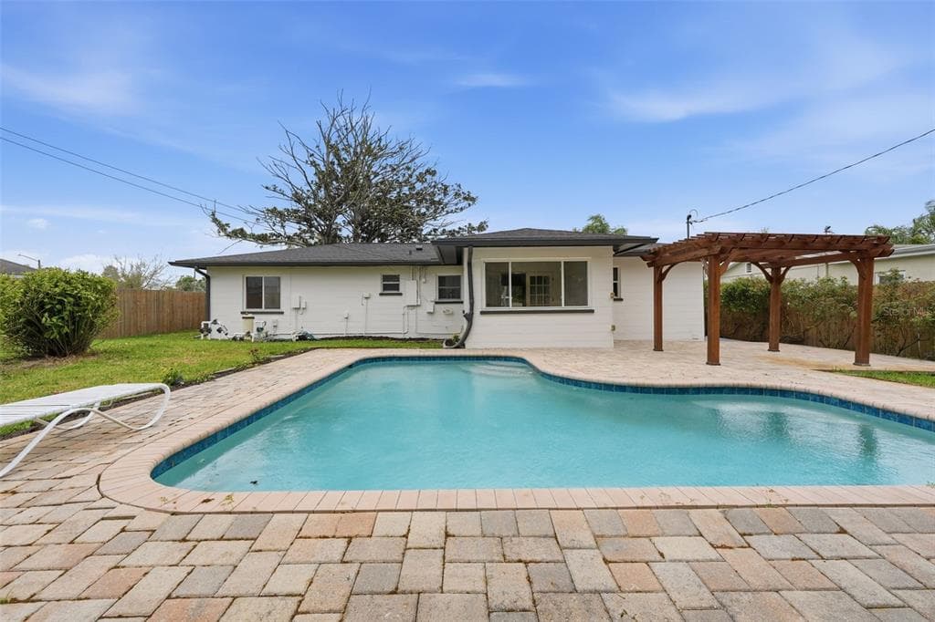 5347 30TH Avenue, Street PETERSBURG, FL 33710 photo 2