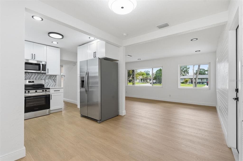 5347 30TH Avenue, Street PETERSBURG, FL 33710 photo 3