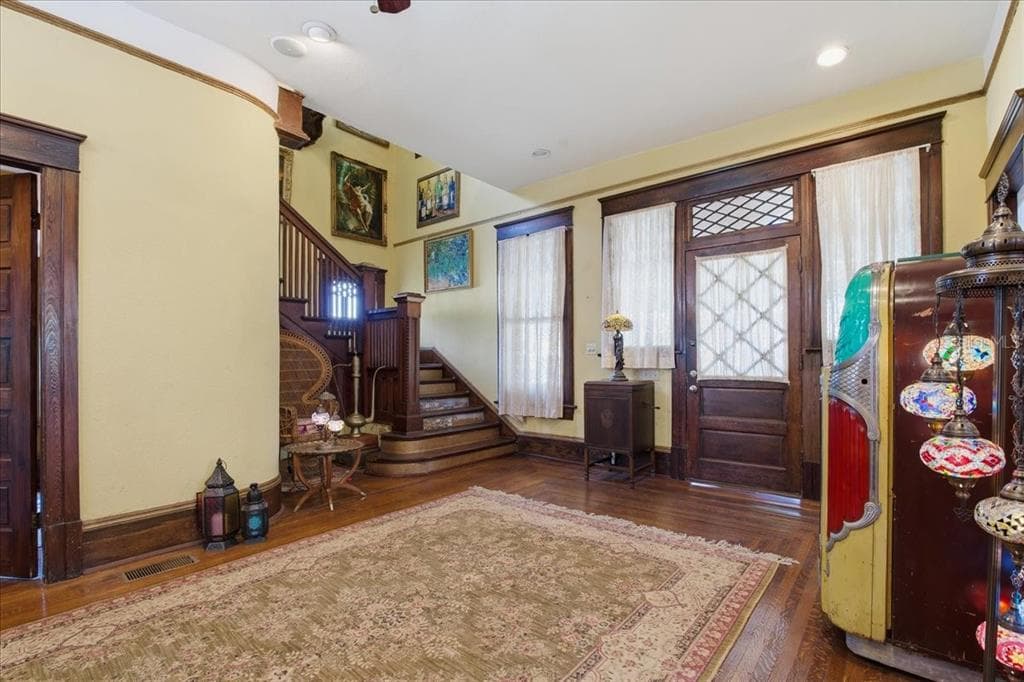 205 PARK AVENUE, TAMPA, FL 33602 photo 4