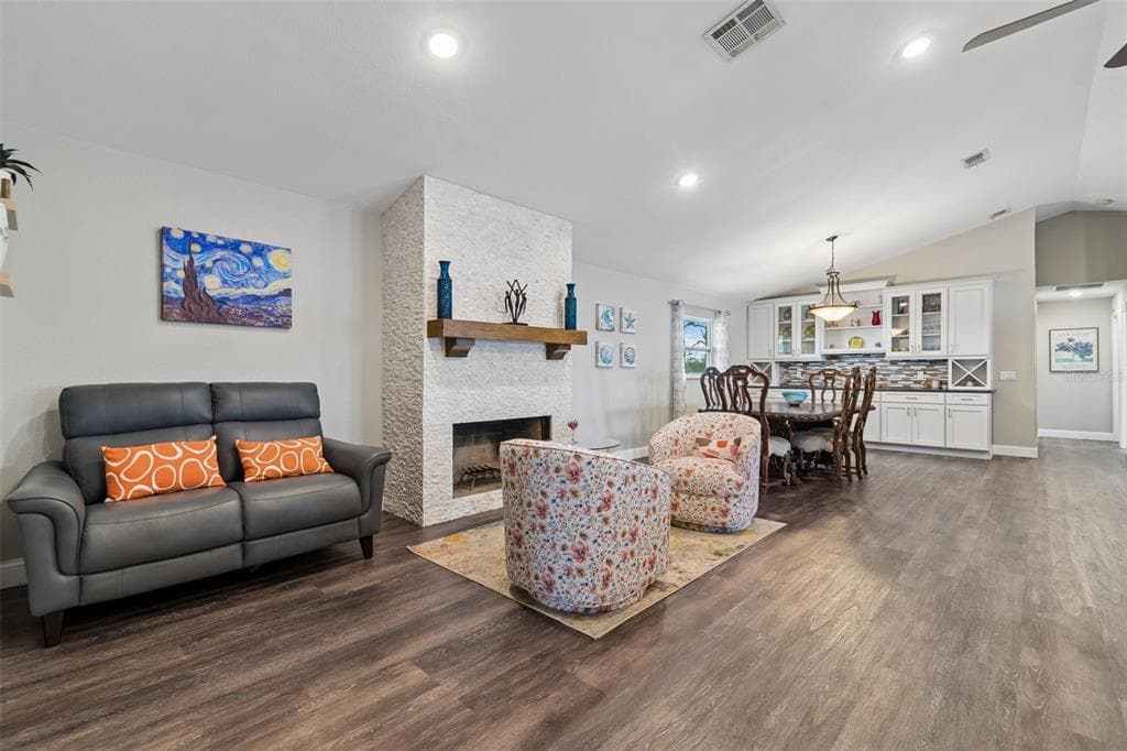 9901 BAY Drive, GIBSONTON, FL 33534 photo 5