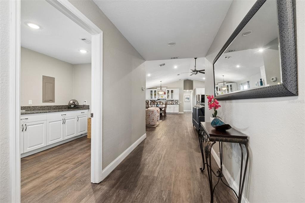 9901 BAY Drive, GIBSONTON, FL 33534 photo 4