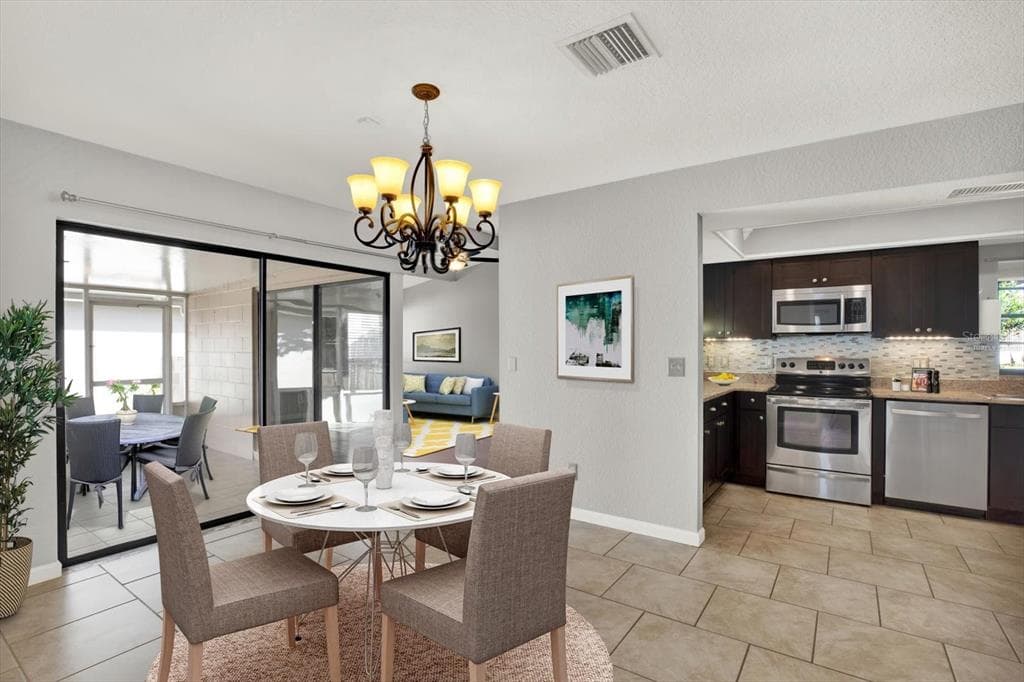 10320 FERNBROOK Lane, TAMPA, FL 33624 photo 4