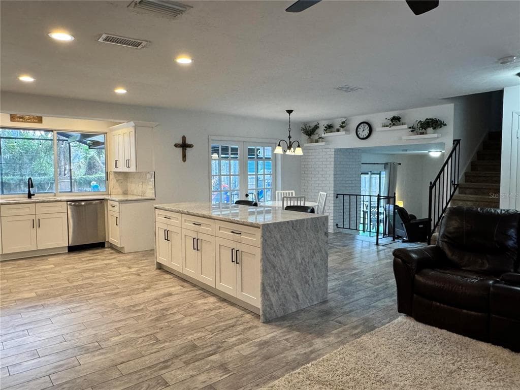 114 WINDY Circle, BRANDON, FL 33511 photo 3